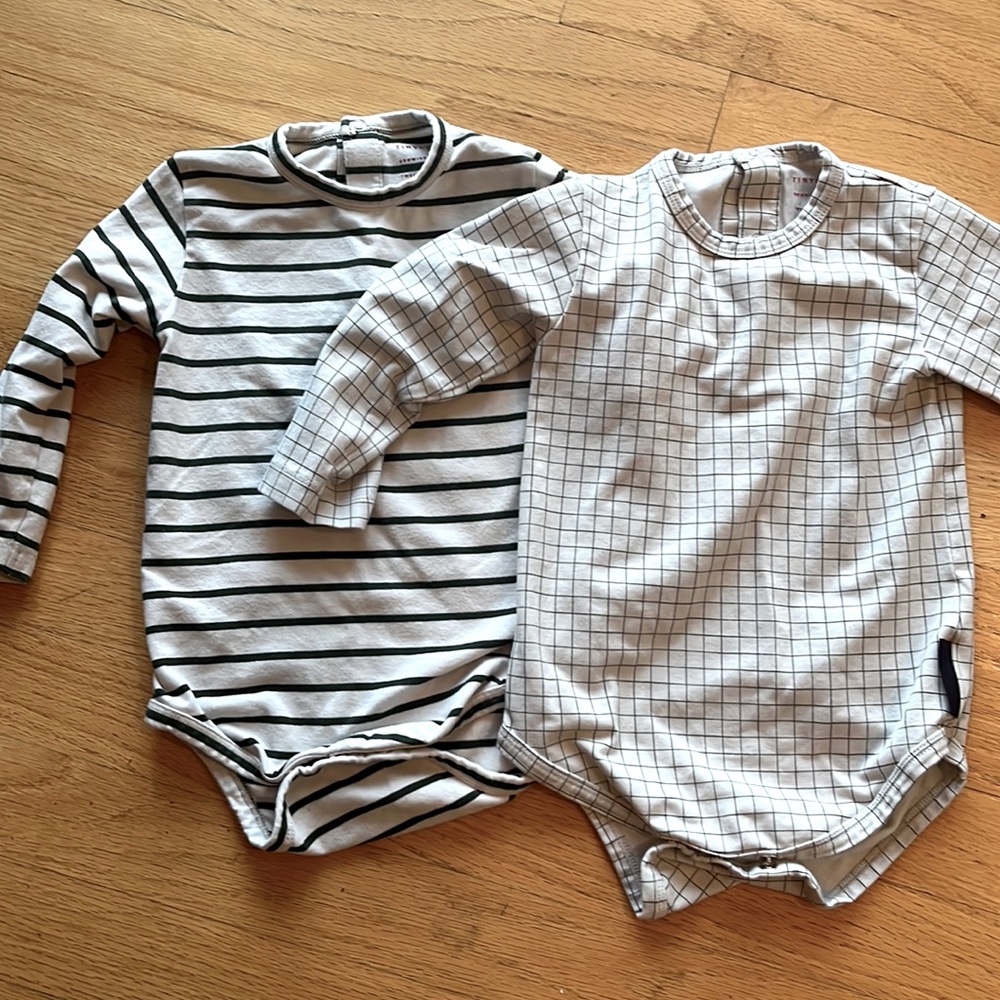 TINY COTTONS 12-18mo long sleeve onsie